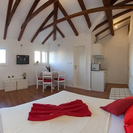 Hotel Klarina 3*
